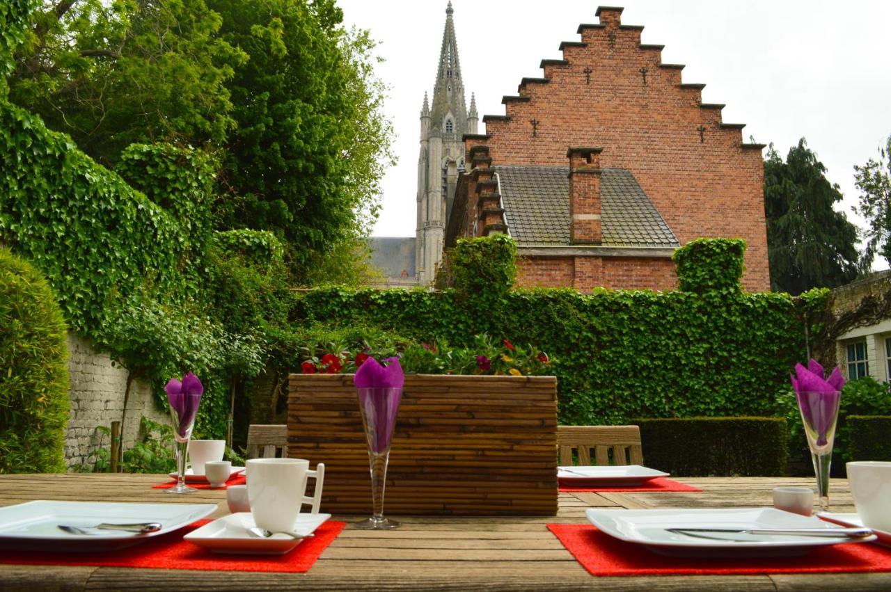 De Gelaarsde Kat Bed & Breakfast อีปส์ ภายนอก รูปภาพ